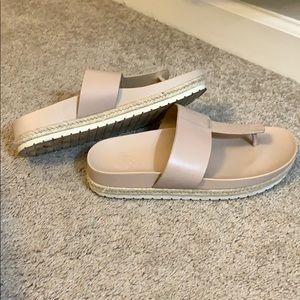 Vince Camuto blush pink leather flip flops. 8 1/2